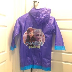 🔥 NWT purple & blue FROZEN rain jacket with Anna & Elsa! Fits child sizes 6-7